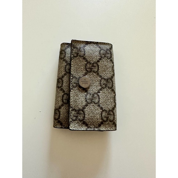 GUCCI GG Logo Supreme 6 Ring Key Case - Picture 1 of 10
